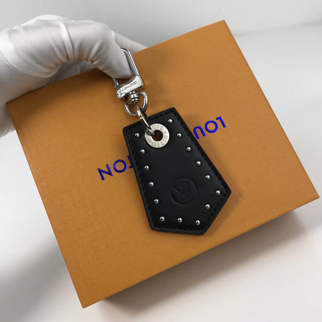 LEGACY ENCHAPE BAG CHARM AND KEY HOLDER M62800