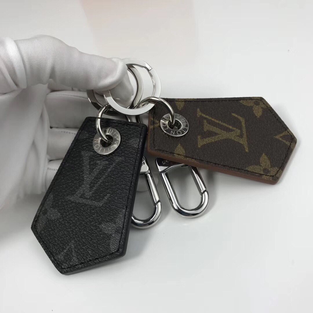 LEGACY ENCHAPE BAG CHARM AND KEY HOLDER M62800