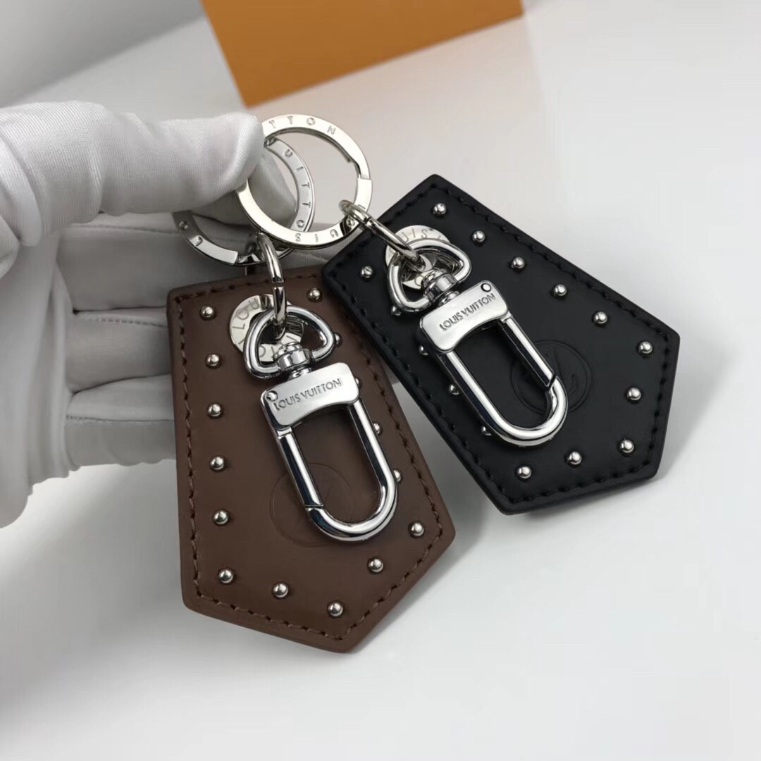 LEGACY ENCHAPE BAG CHARM AND KEY HOLDER M62800