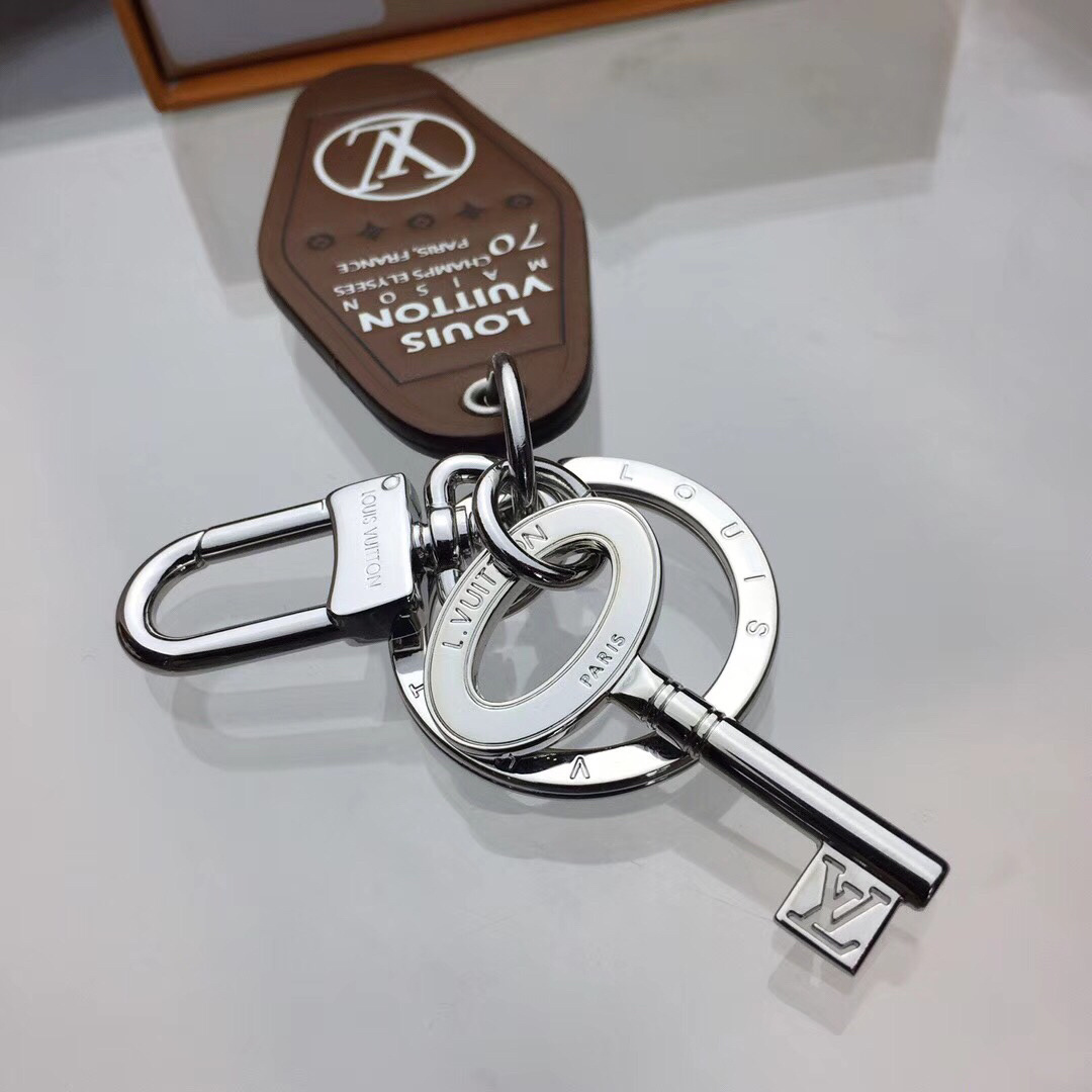 LV Accessories MP1897