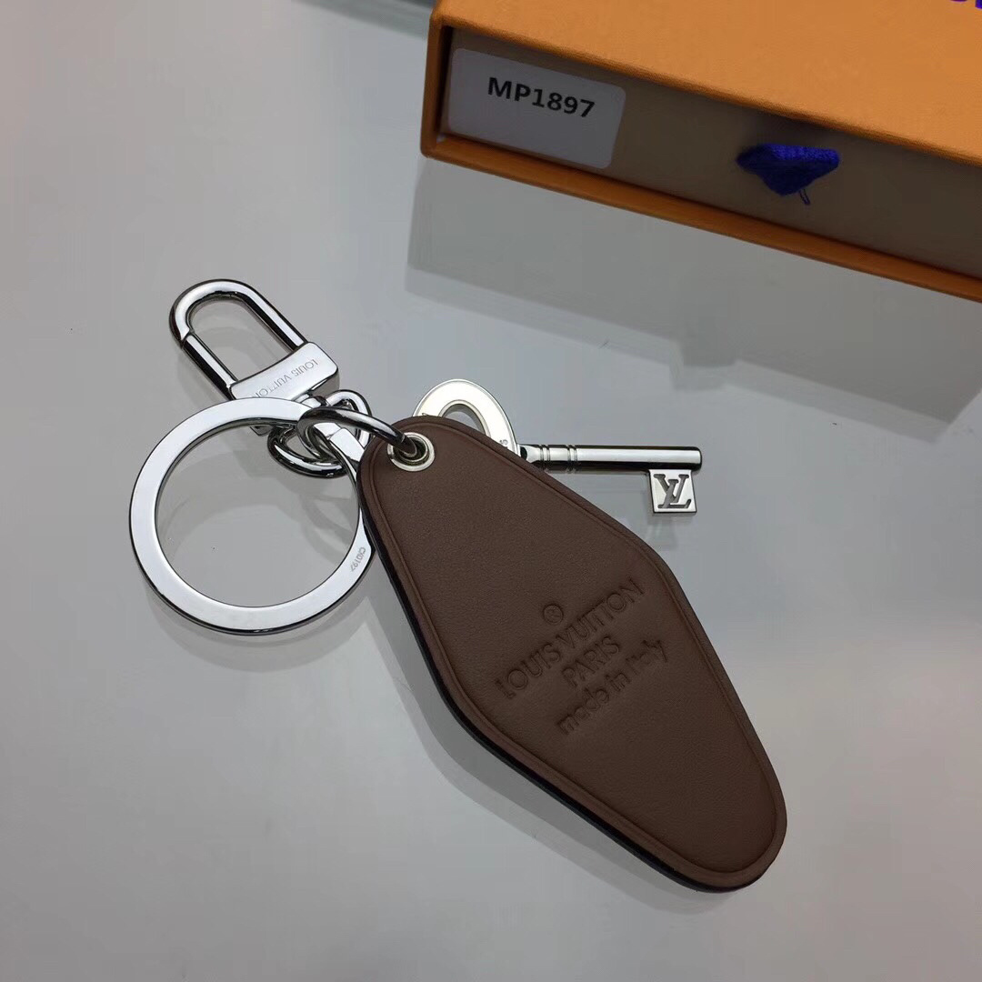 LV Accessories MP1897