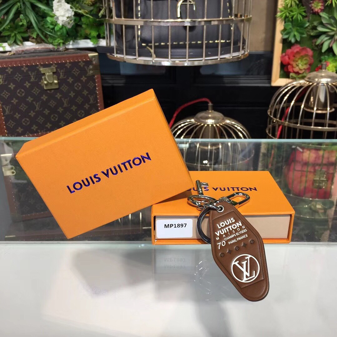 LV Accessories MP1897