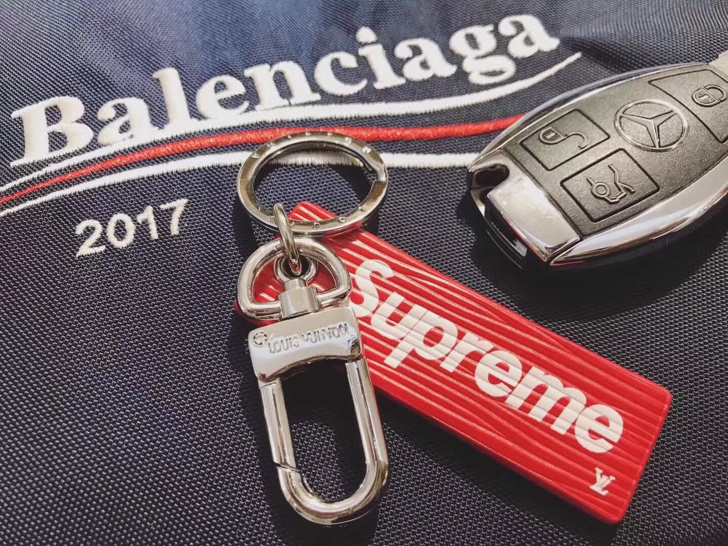 LV Accessories MP2074