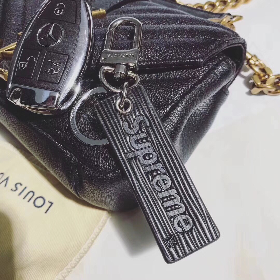 LV Accessories MP2074