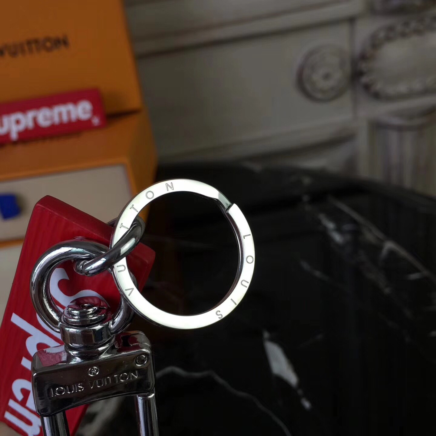 LV Accessories MP2074