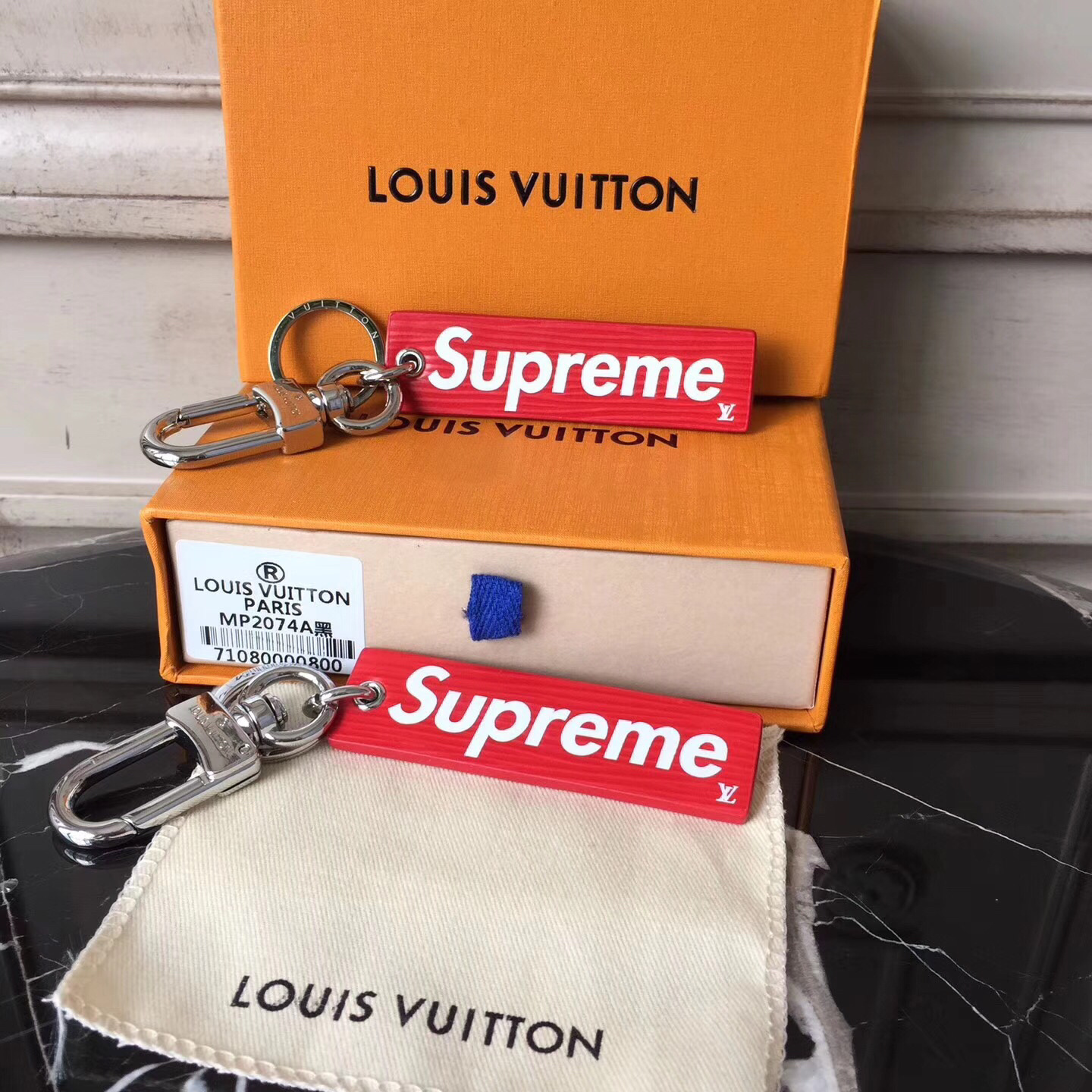 LV Accessories MP2074