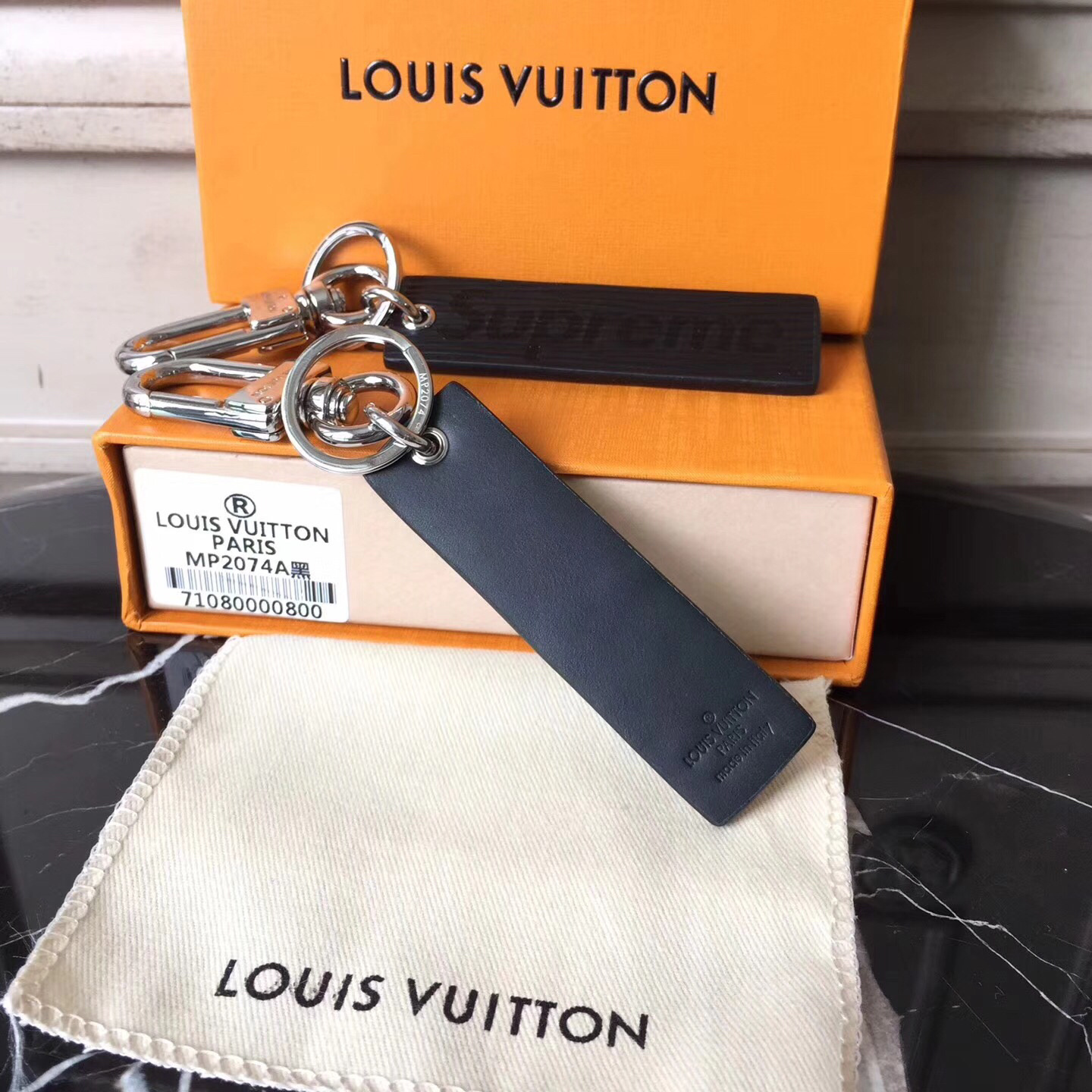LV Accessories MP2074
