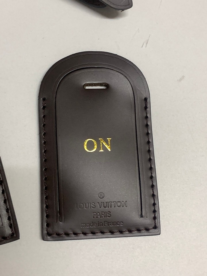 LV Accessories Tag 111108GP