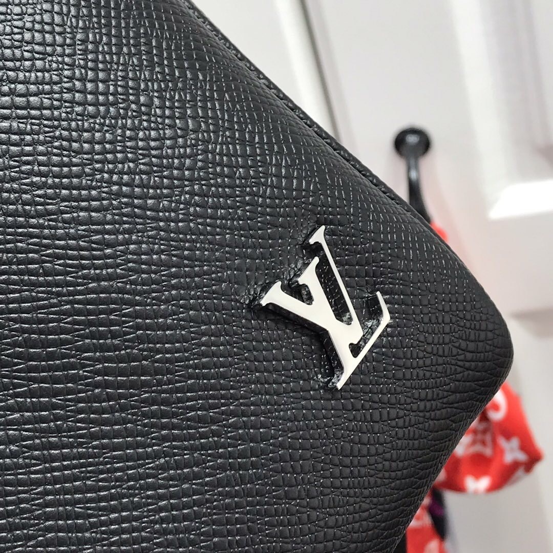 LV ALEX MESSENGER BB M30265