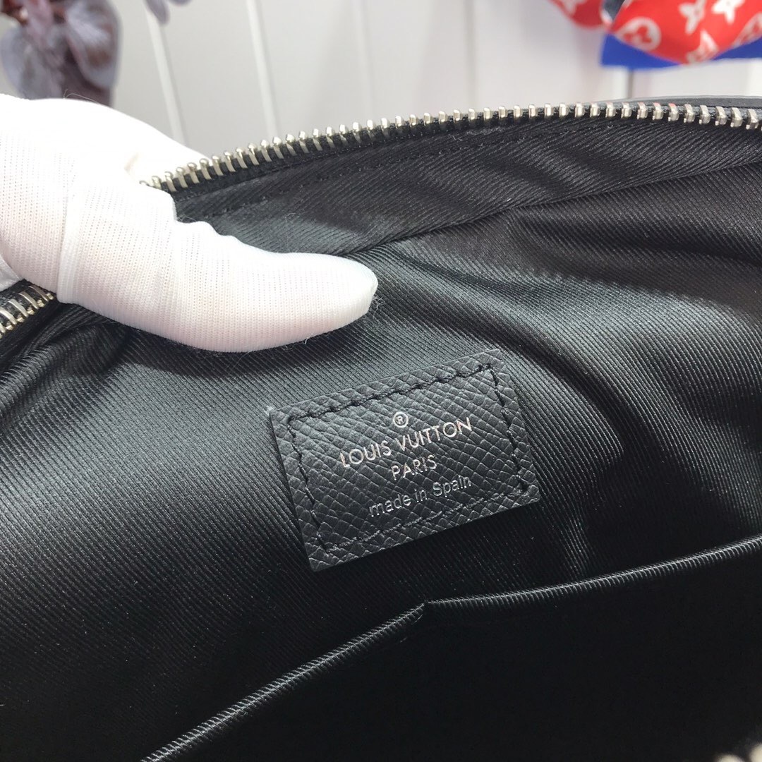 LV ALEX MESSENGER PM M30260