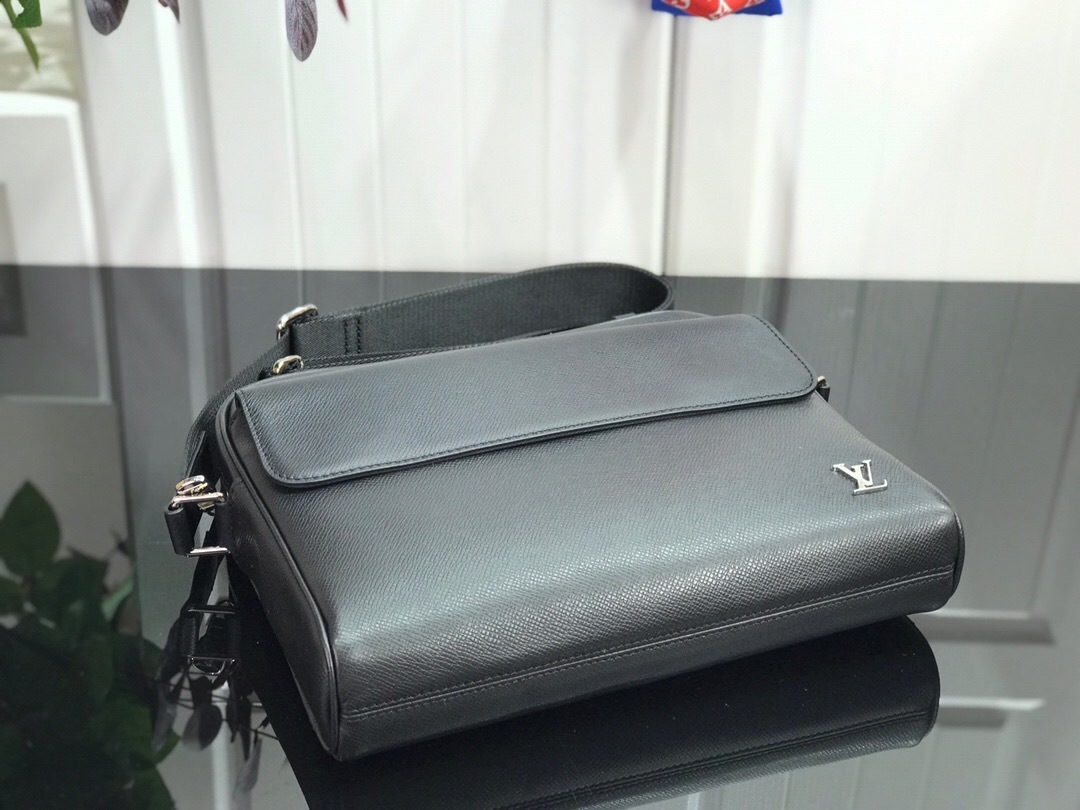 LV ALEX MESSENGER PM M30260