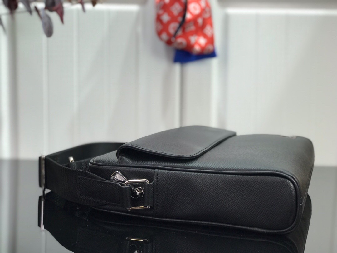 LV ALEX MESSENGER PM M30260