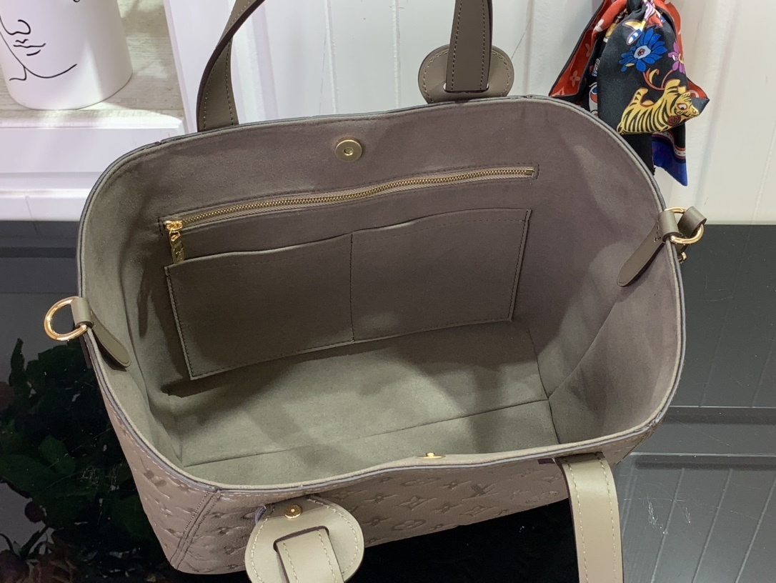 LV ALL IN ONE m25890