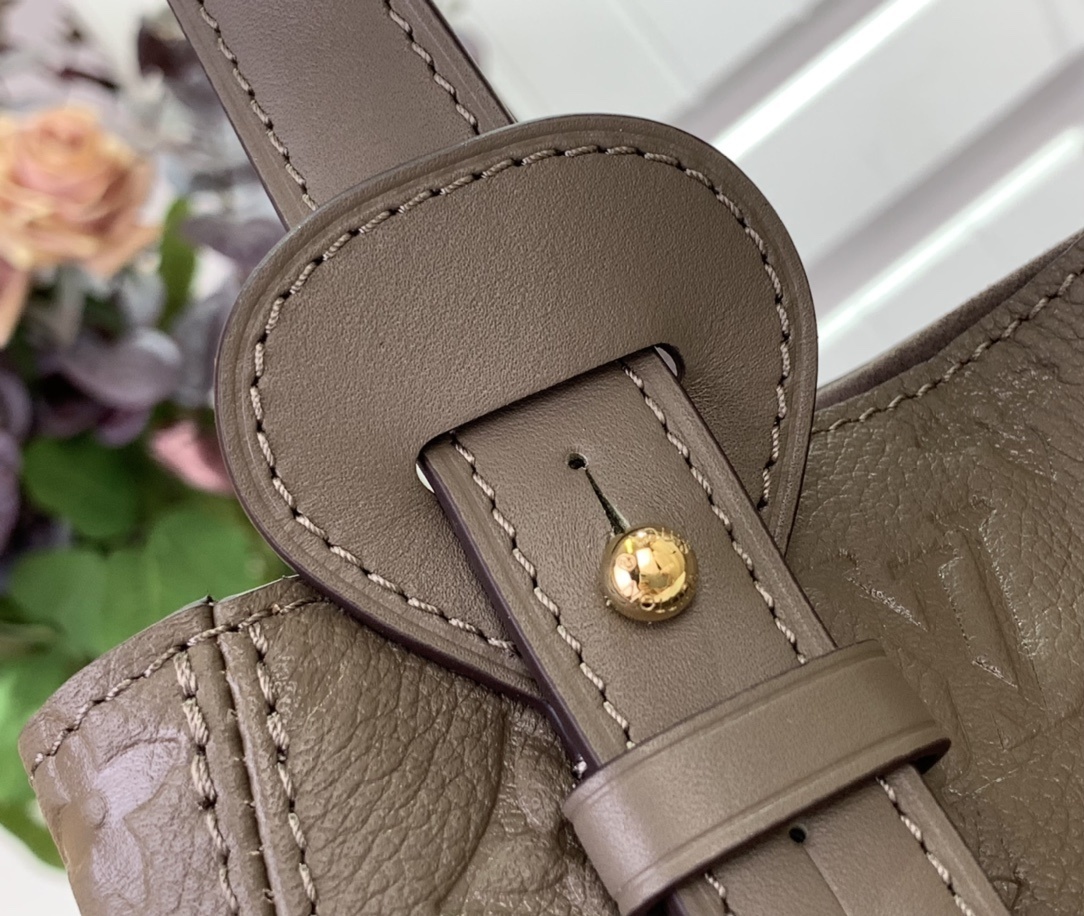 LV ALL IN ONE m25890