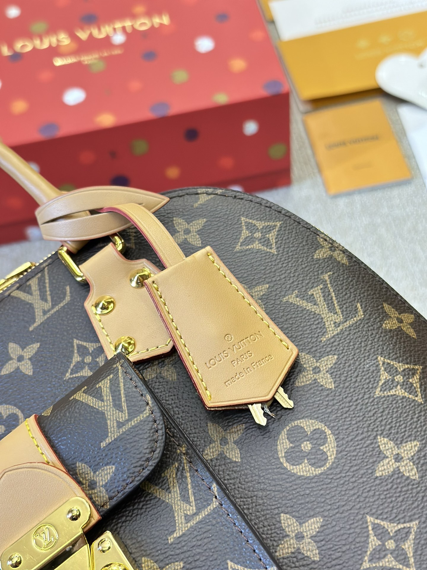 LV Alma 4106T 