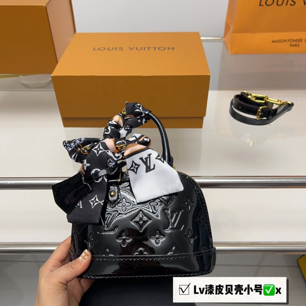 LV Alma 4106T 