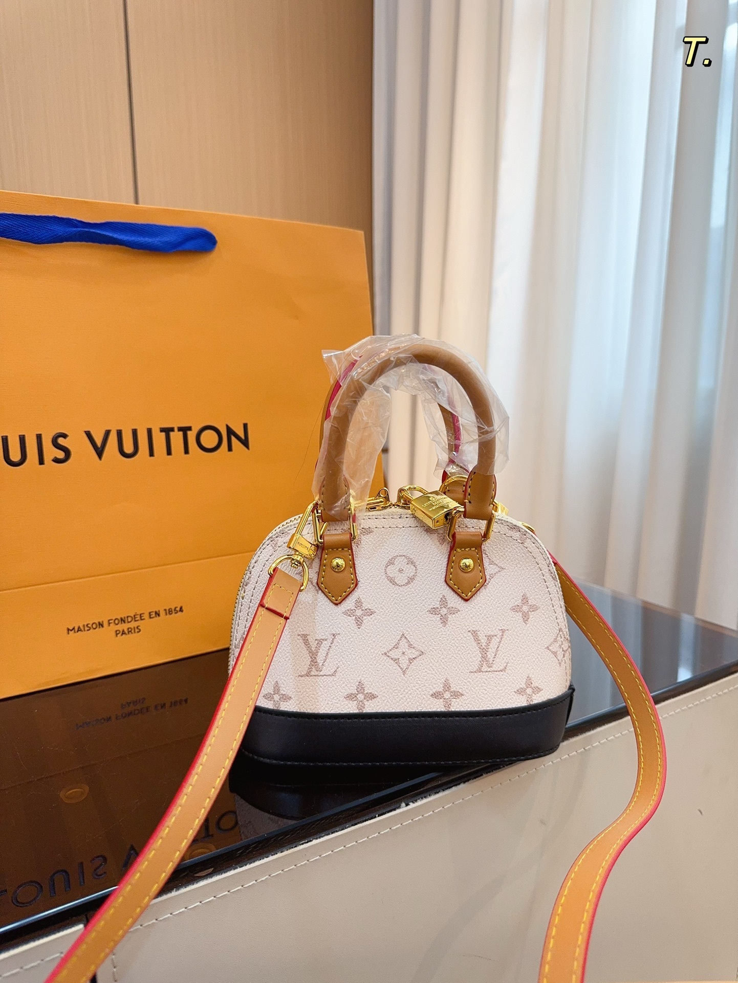 LV Alma 4106T 