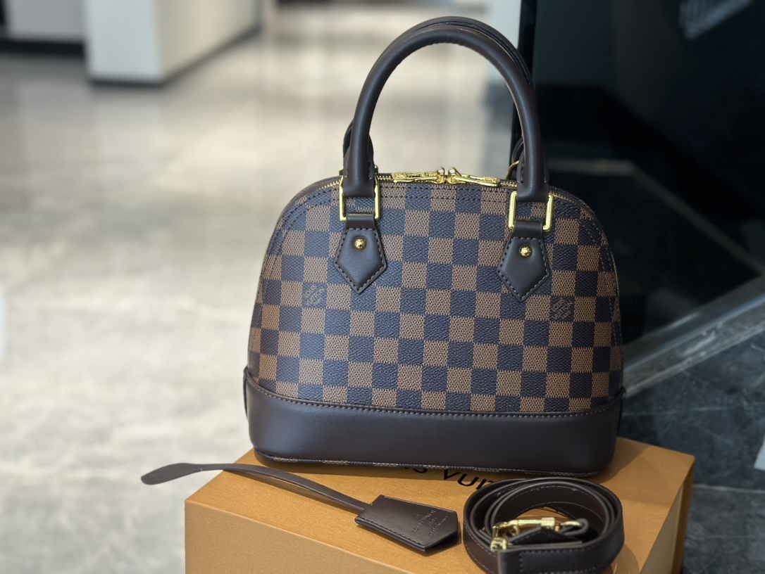LV Alma 4106T 