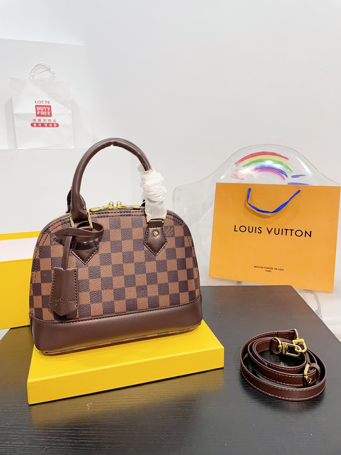 LV Alma 4106T 