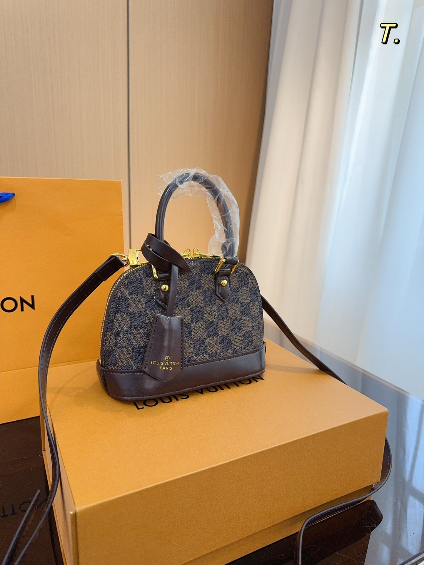 LV Alma 4106T 