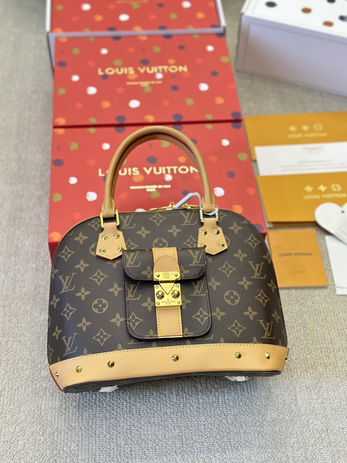 LV Alma 4106T 