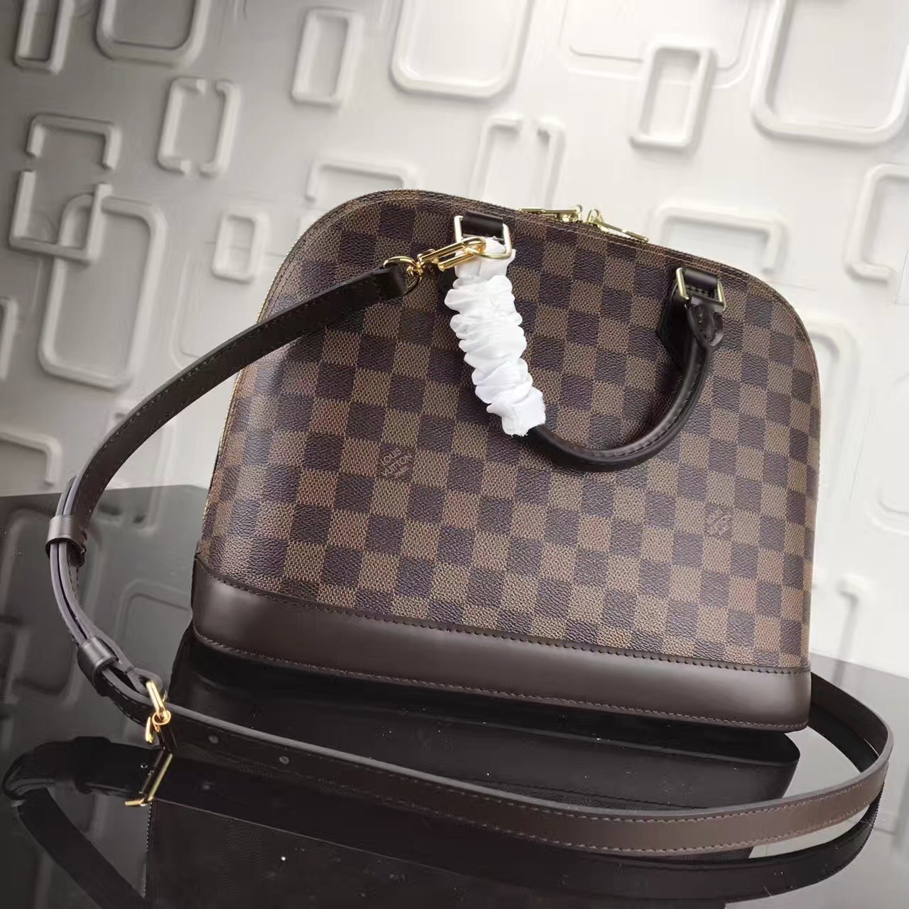 LV ALMA Handbag M53151