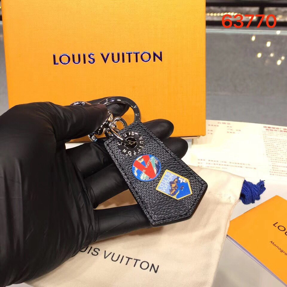 LV ALPES SMALL ENCHAPPE BAG CHARM AND KEY HOLDER M63770