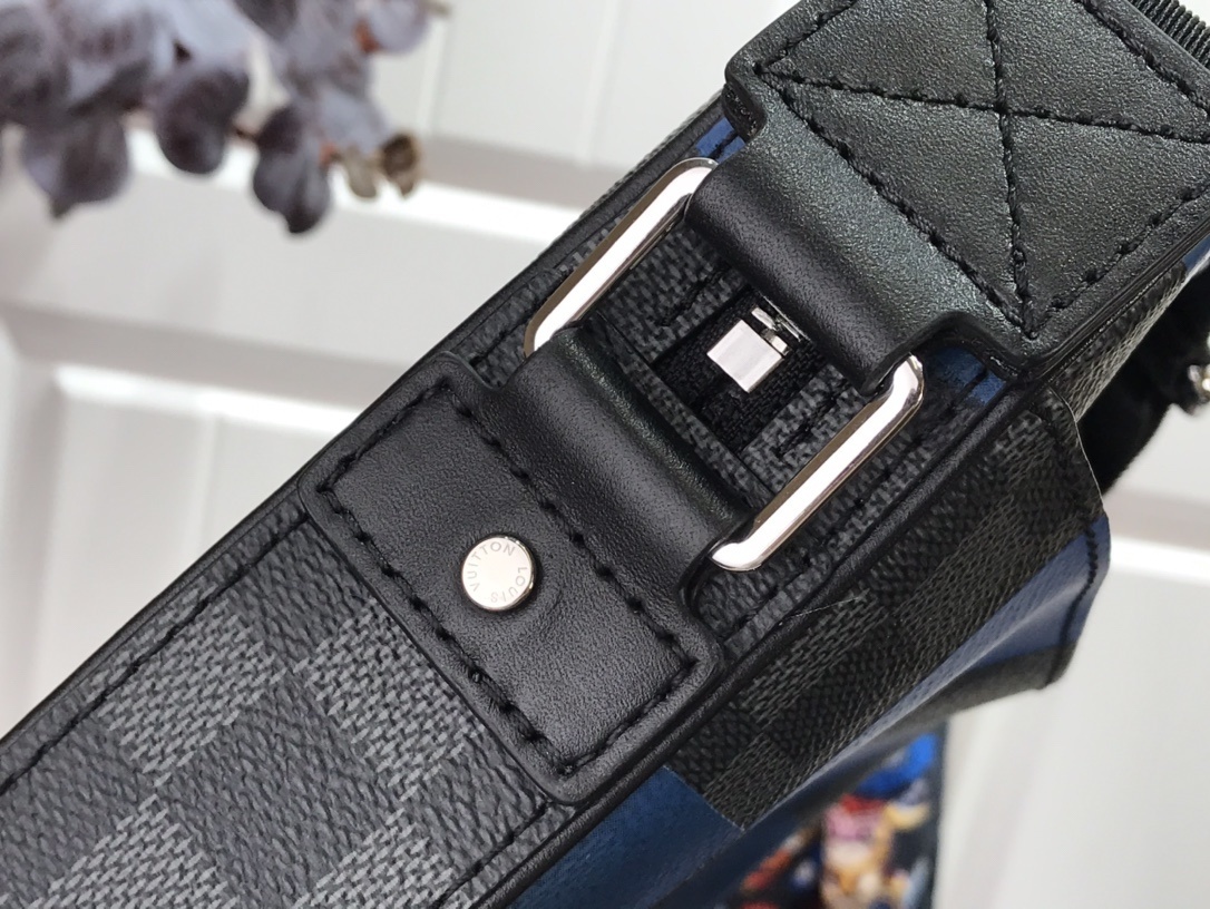 LV ALPHA MESSENGER N40408