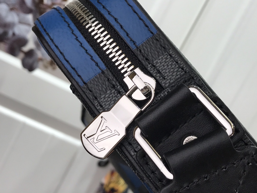 LV ALPHA MESSENGER N40408