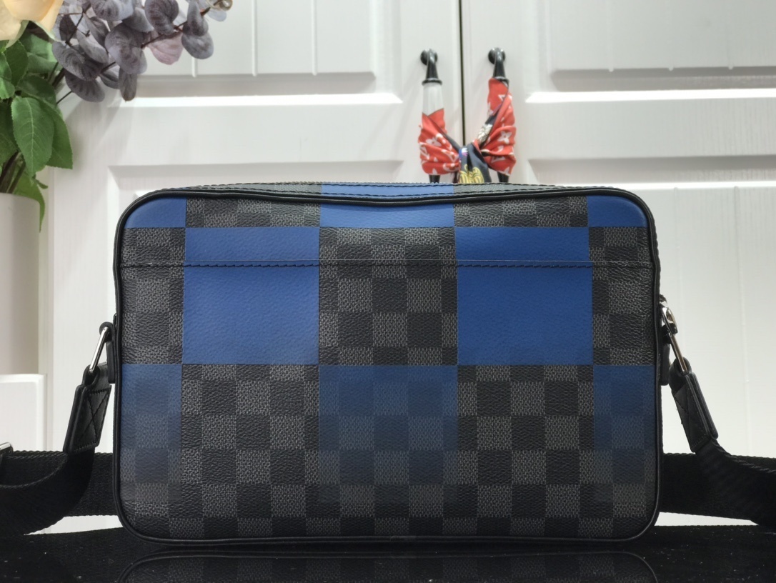 LV ALPHA MESSENGER N40408