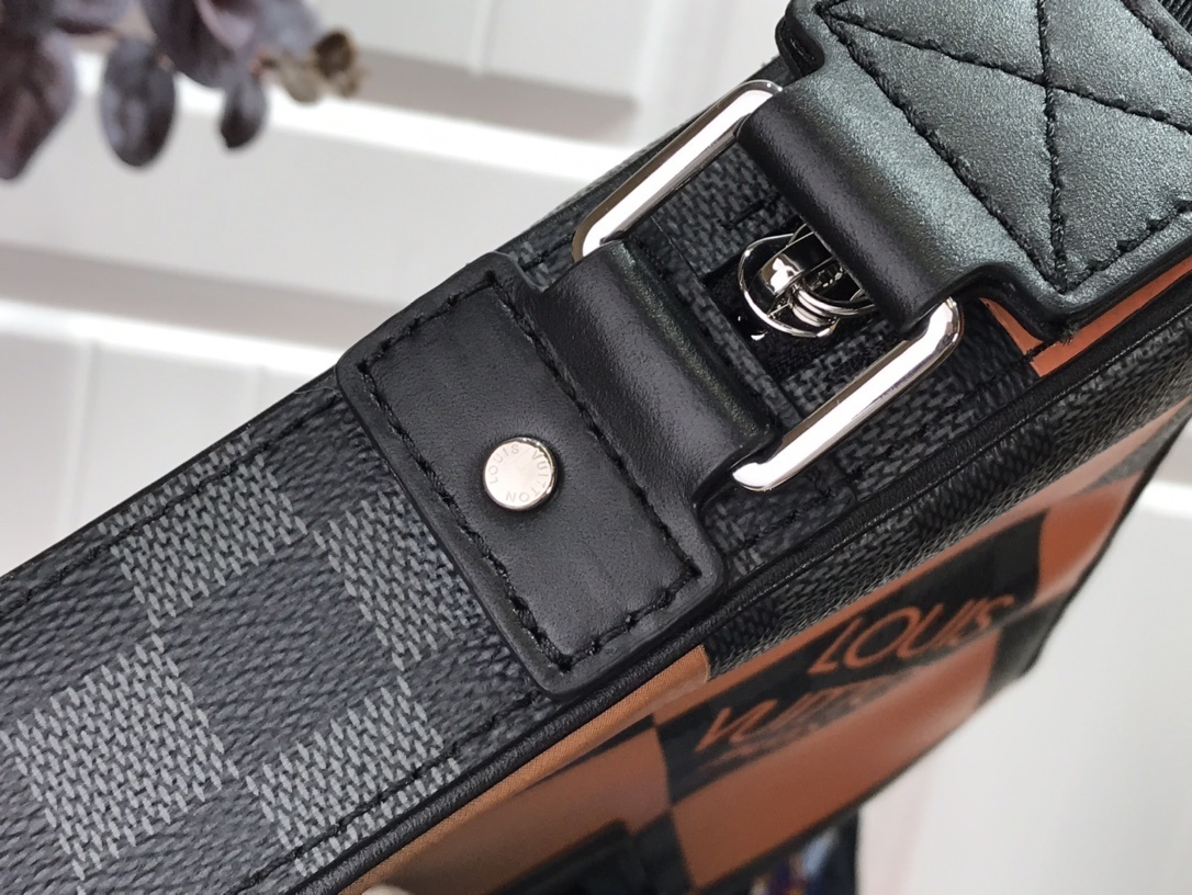 LV ALPHA MESSENGER N40408