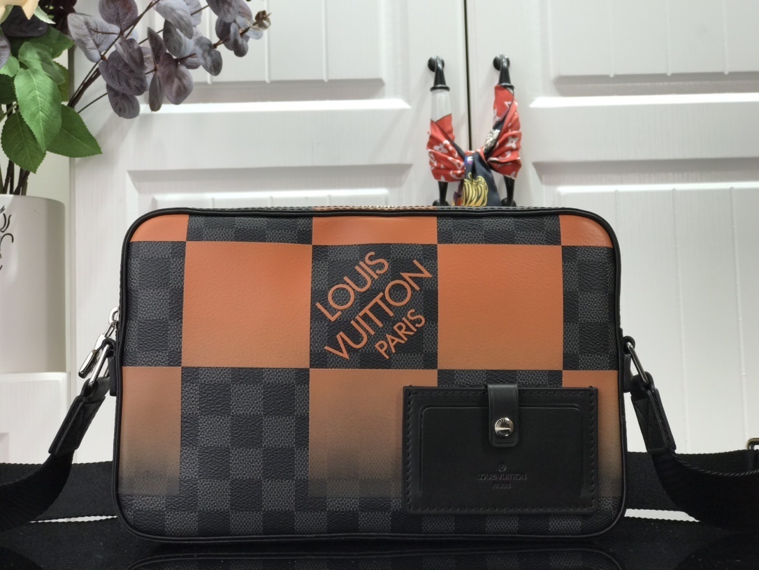 LV ALPHA MESSENGER N40408