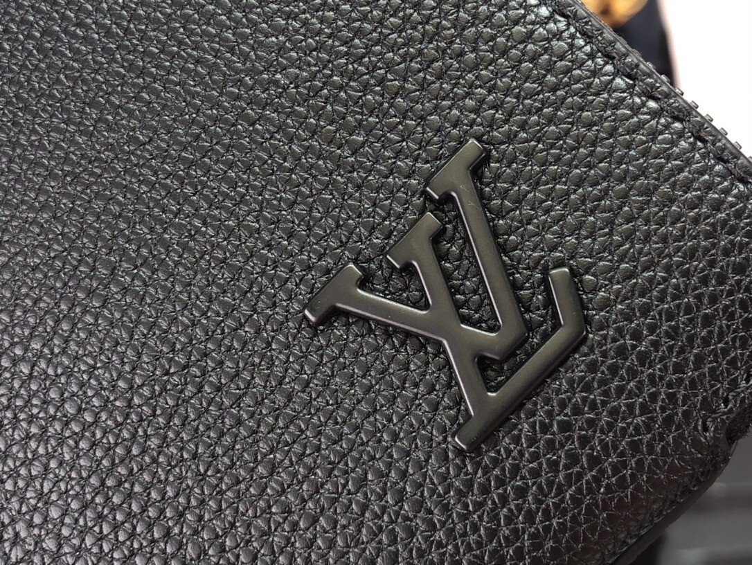 LV ALPHA WEARABLE wallet M59161
