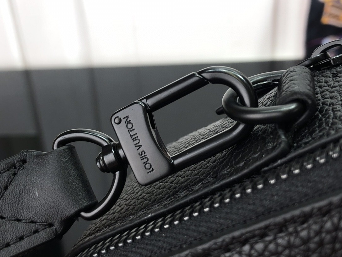 LV ALPHA WEARABLE wallet M59161