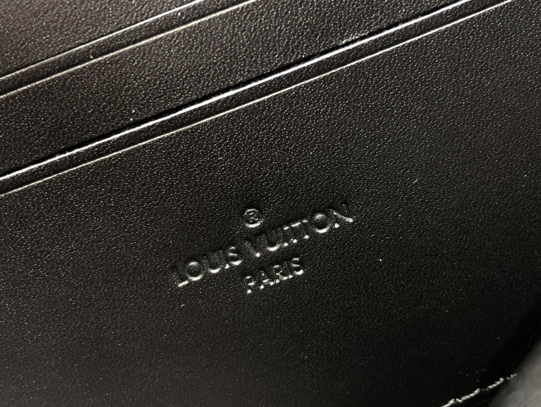 LV ALPHA WEARABLE wallet M59161