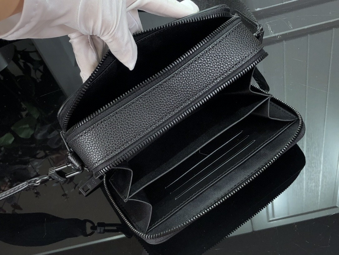 LV ALPHA WEARABLE wallet M59161