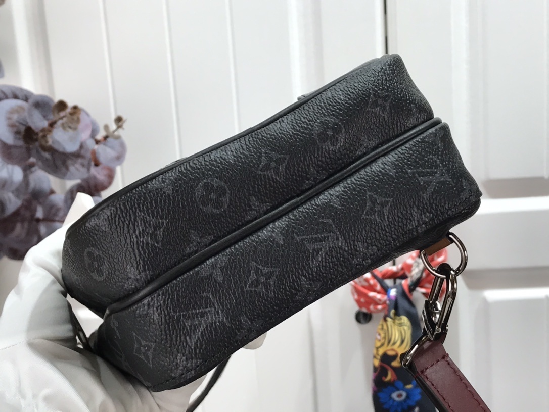 LV AMAZONE MESSENGER M45439 