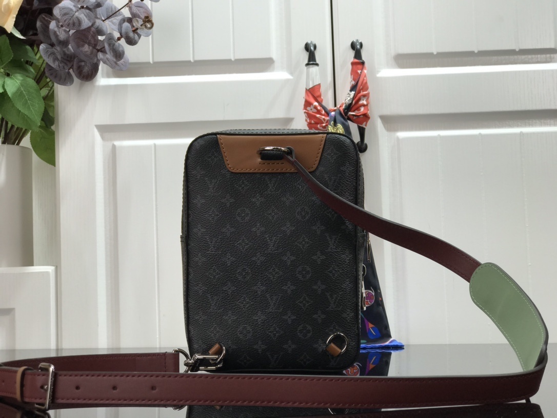 LV AMAZONE MESSENGER M45439 