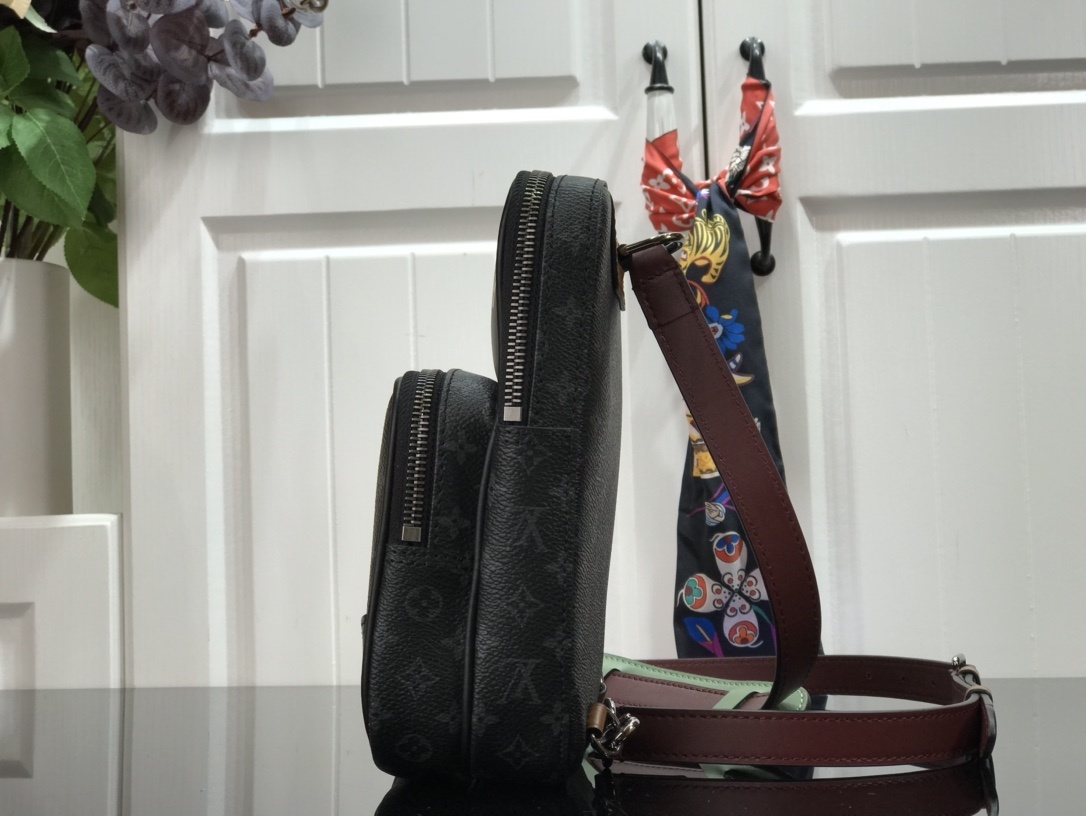 LV AMAZONE MESSENGER M45439 