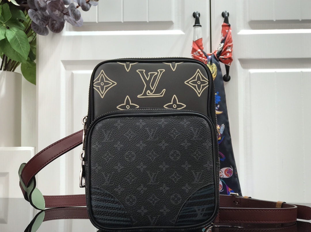LV AMAZONE MESSENGER M45439 
