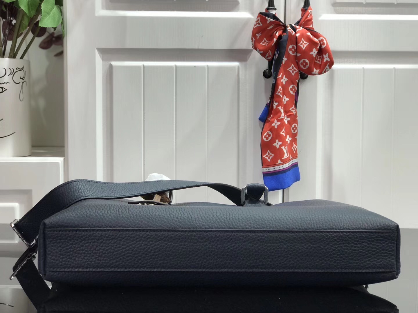 LV ARMAND BRIEFCASE M42680