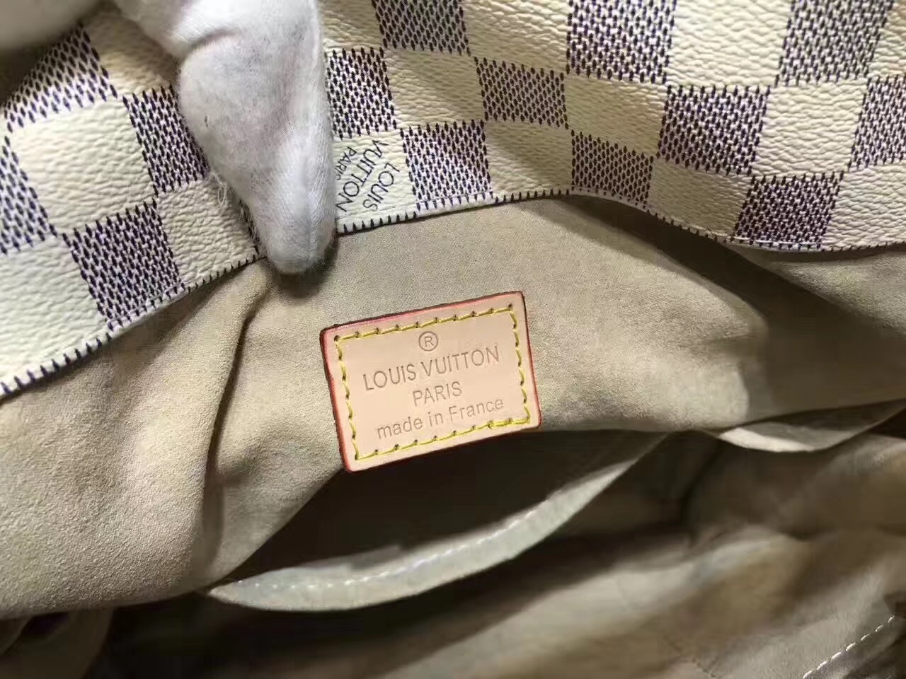 LV ARTSY MM BAG M40249