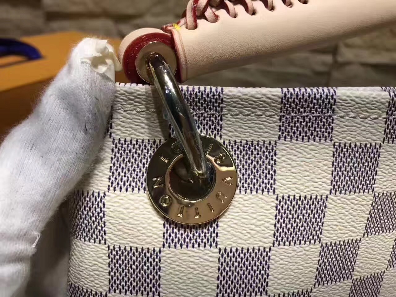 LV ARTSY MM BAG M40249