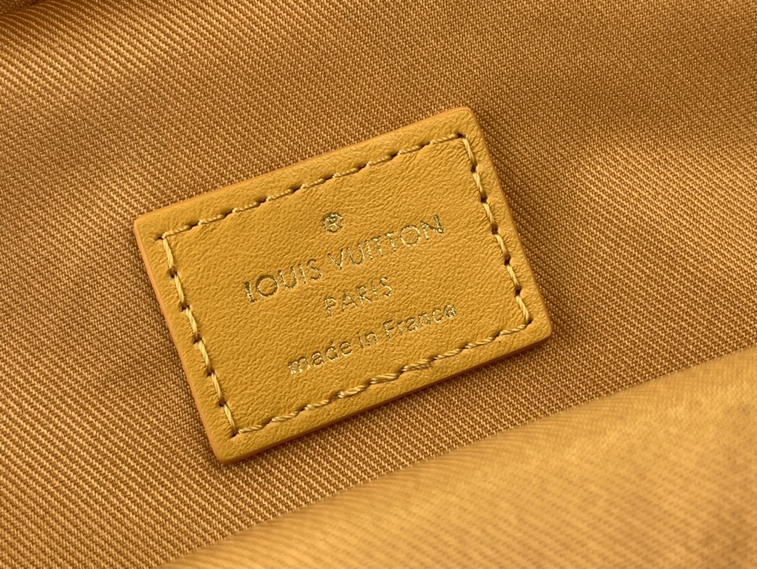 LV Avenue Sling Bag m12869 