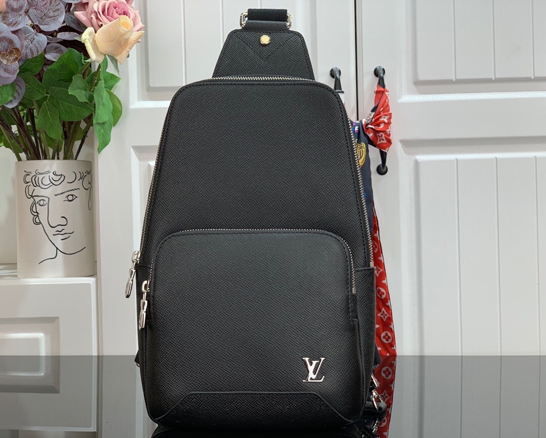 LV AVENUE SLING BAG M30443