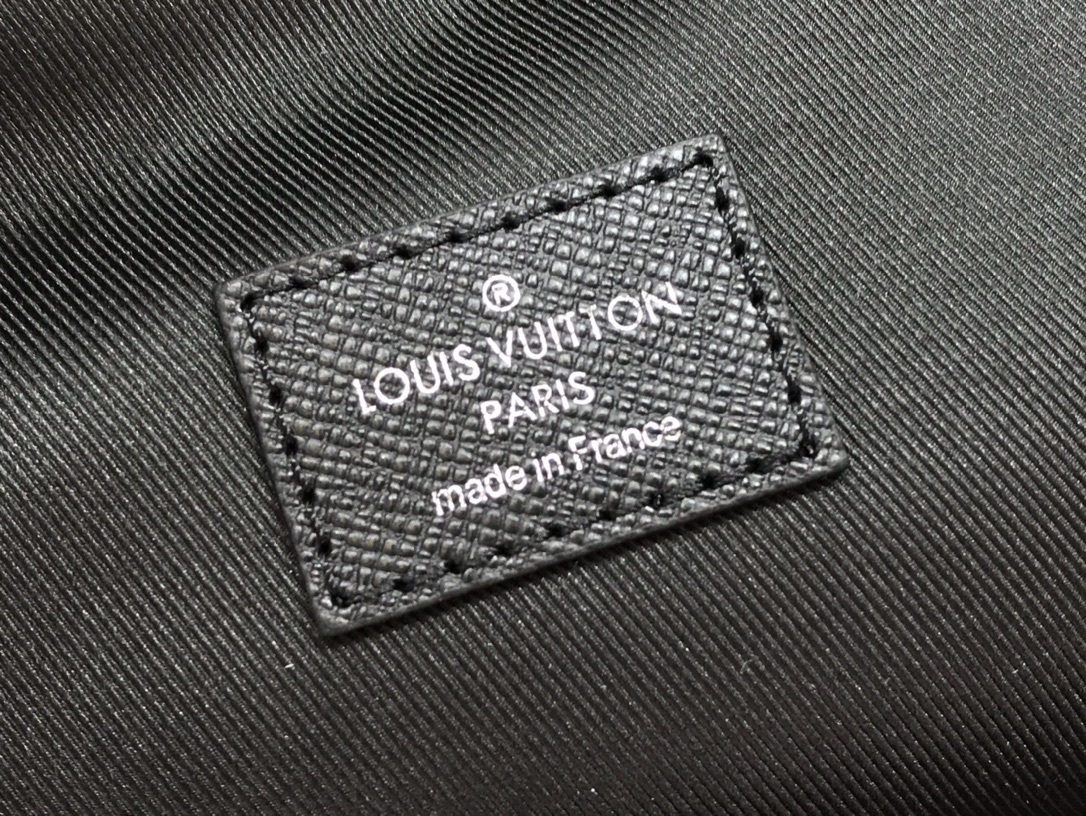 LV AVENUE SLING BAG M40403 