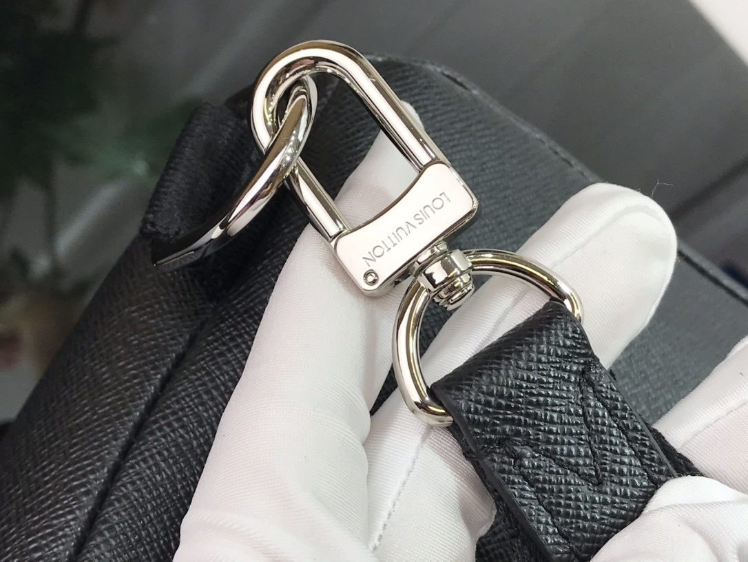 LV AVENUE SLING BAG M40403 