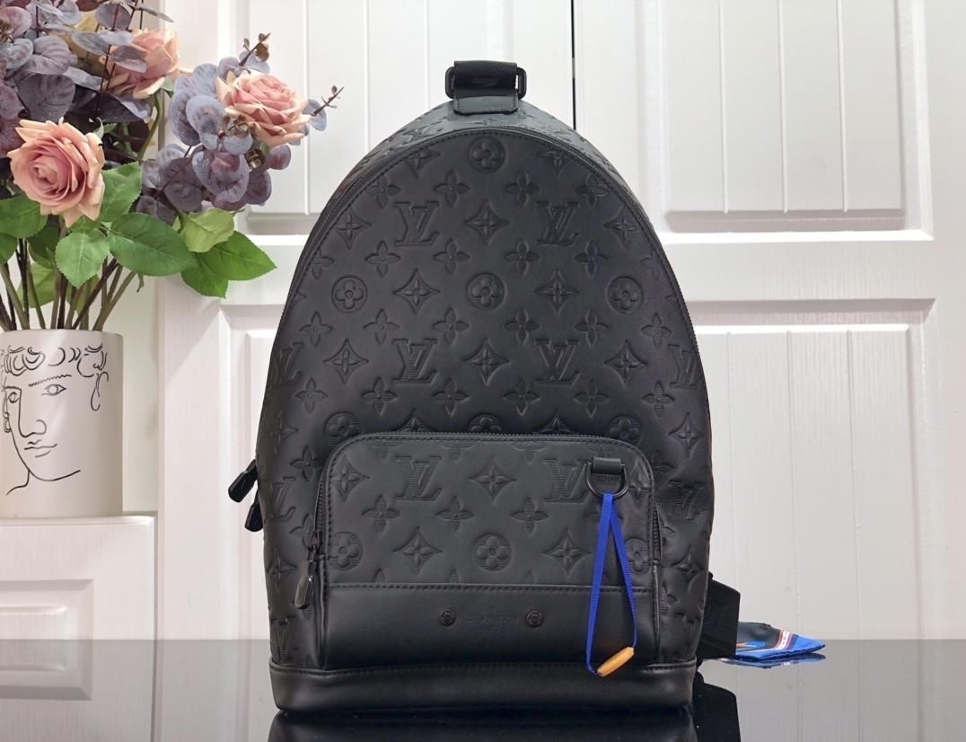 LV Avenue Sling Bag m46107