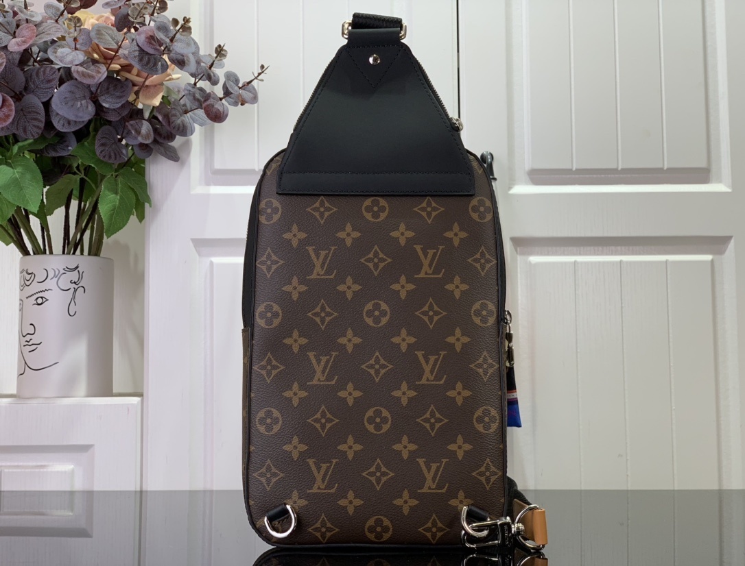 LV Avenue Sling Bag m46718 
