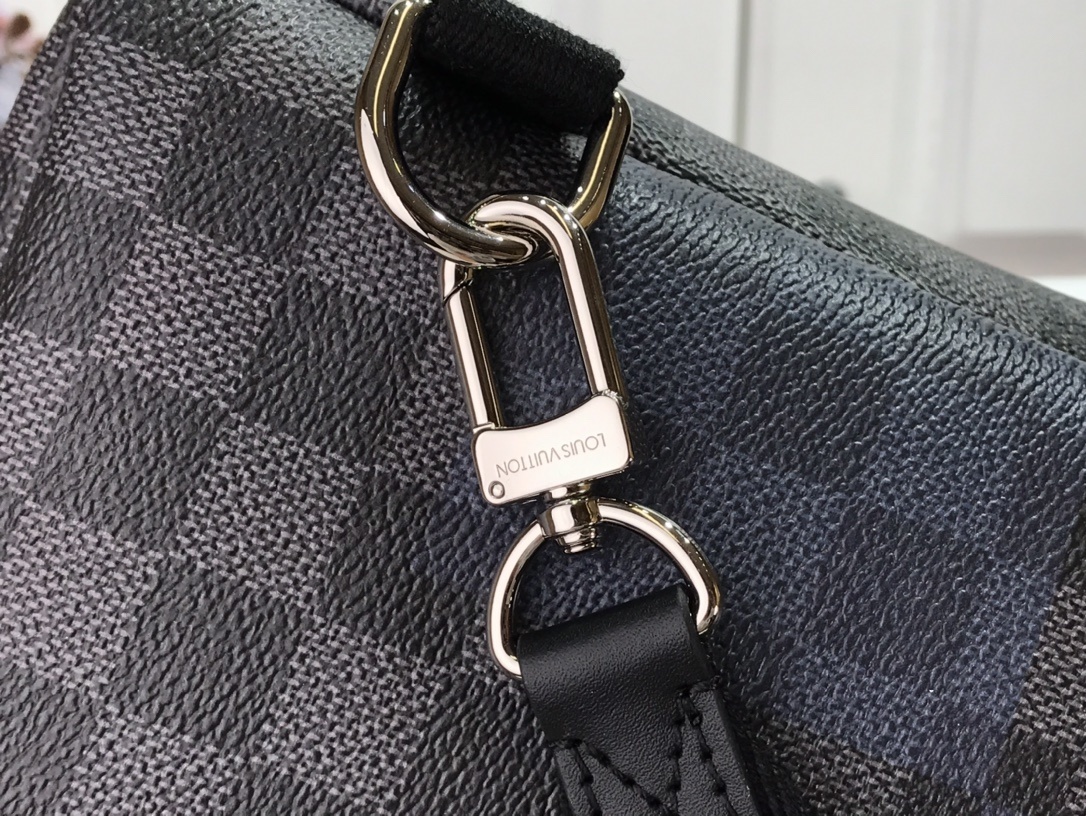 LV AVENUE SLING BAG N40403